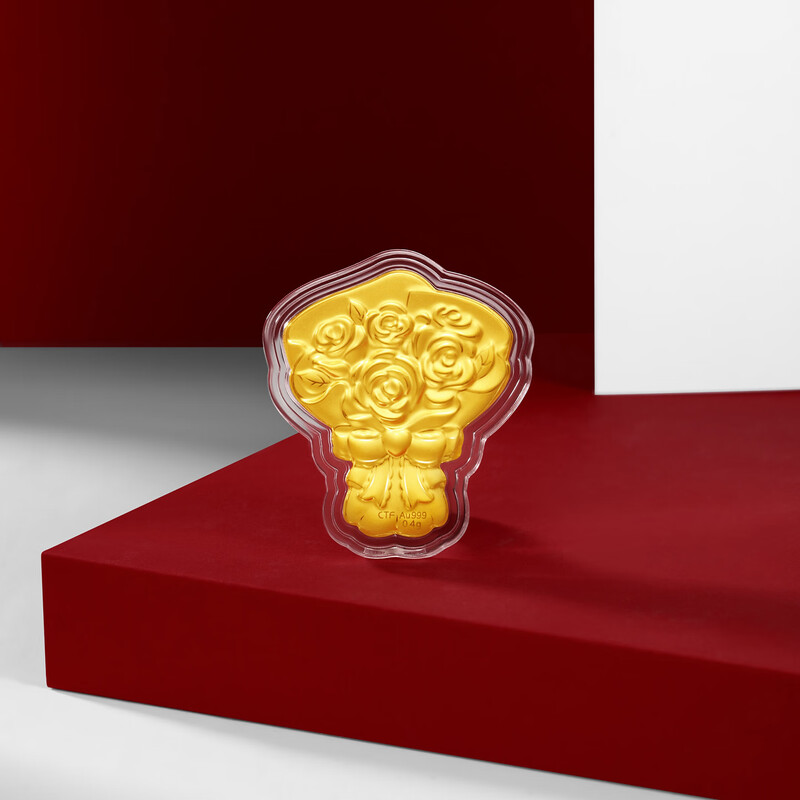 周大福浪漫玫瑰花花束足金黄金金章EOR1456情侣礼物高清大图