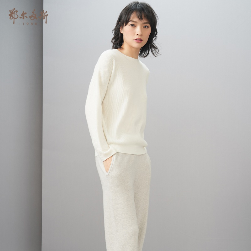 鄂尔多斯1980 纯色简约一字领坑条肌理女士羊绒衫针织衫