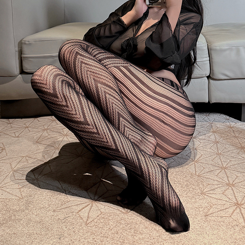 九里晴川SW041斑马纹网袜性感风条纹V形碰撞设计美腿塑性情趣丝袜 九里晴川SW041【斑马纹网袜】 均码_955高清大图