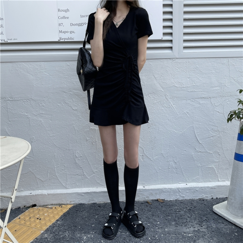 黑色V领连衣裙女夏季2021新款甜辣妹设计感小个子气质修身短裙子_黑色_均码