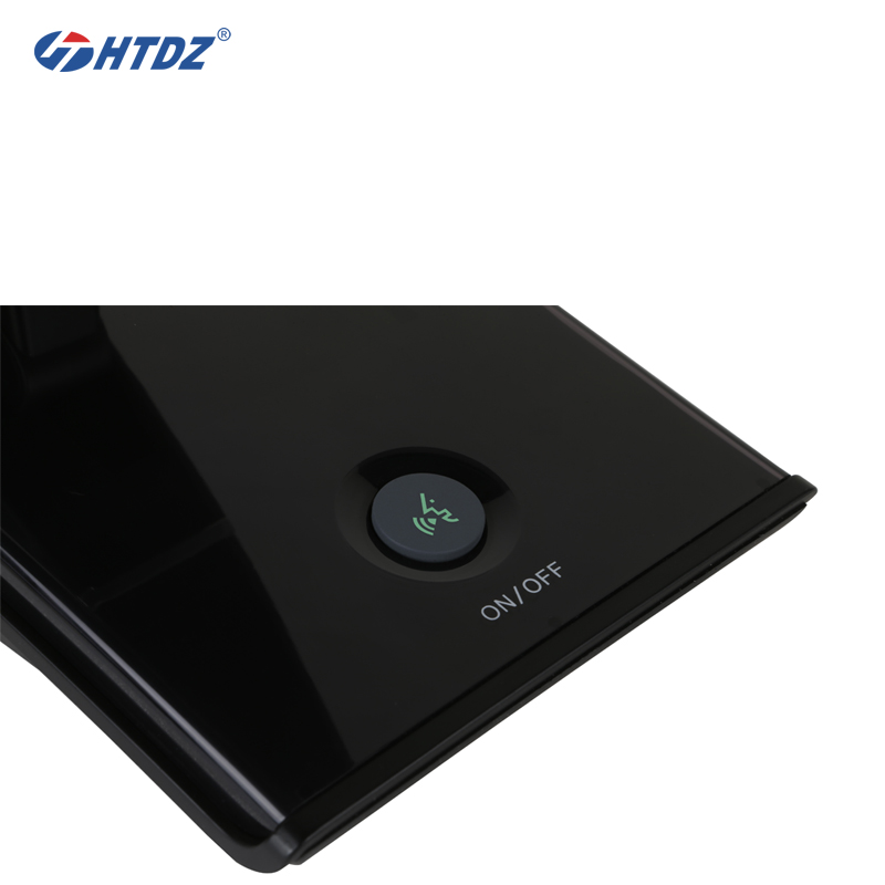 专业无线会议一拖四（真分集）麦克风高清大图