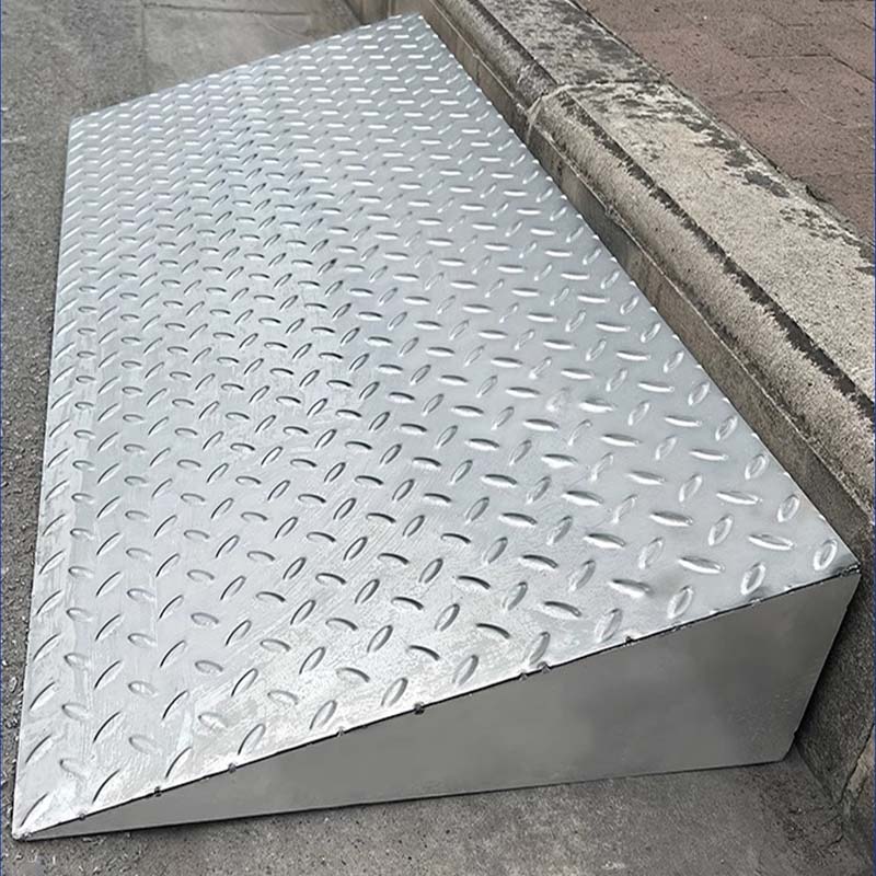 先围 镀锌铁板斜坡 100*30*10cm厚2mm 个高清大图