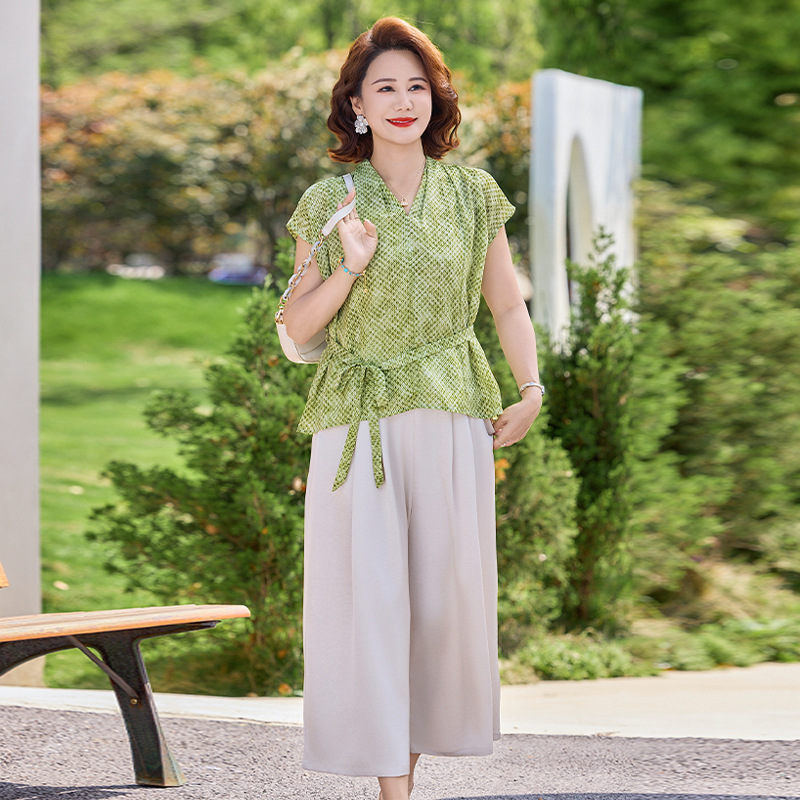 纤孜雅 母亲节妈妈装夏季时尚爆款套装中年女夏装短袖T恤气质显瘦两件套 绿色 XL