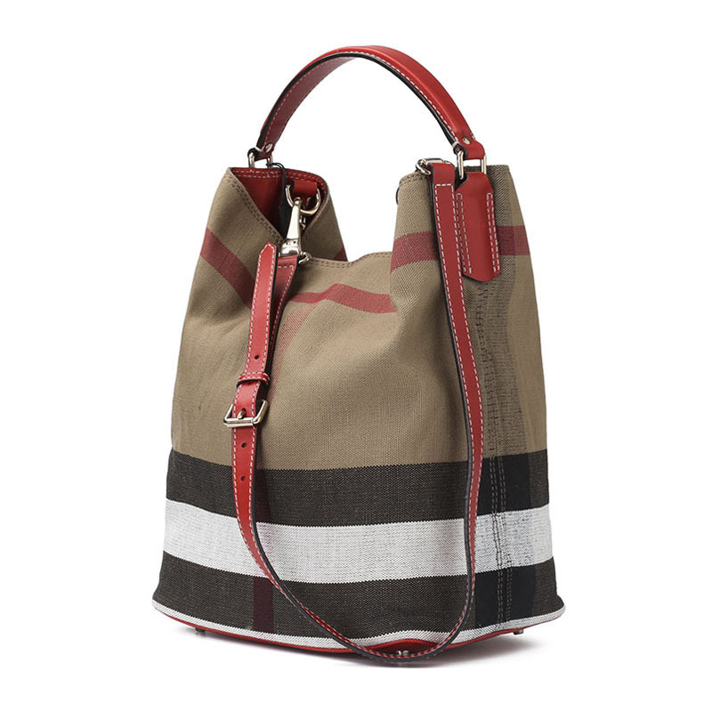 burberryashby水桶包字母印字标3945728