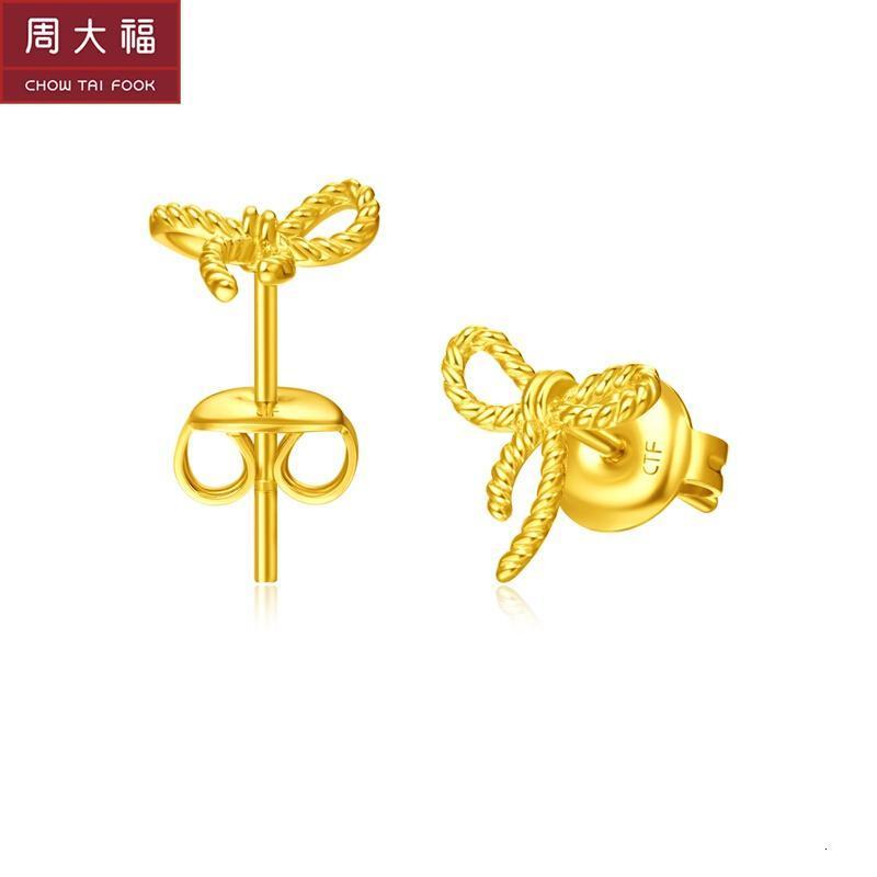 周大福蝴蝶结足金黄金耳钉计价工费168元f223072
