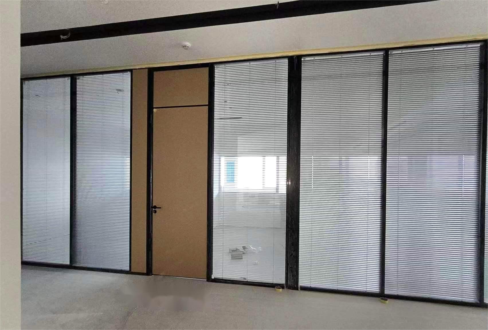 三猫树 玻璃隔断 双玻带百叶 平方米高清大图