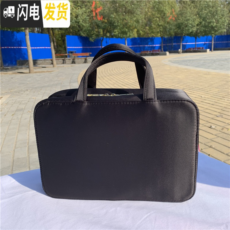 三维工匠一件19秋季黑色红唇星座手提包化妆包洗漱包轻便实用收纳包