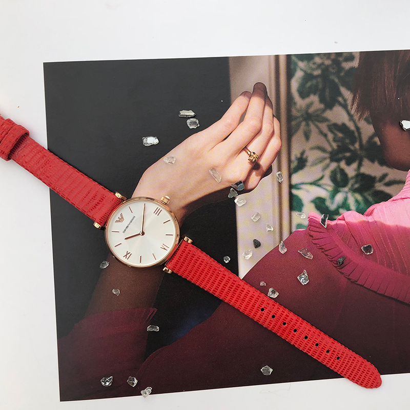 阿玛尼(EMPORIO.ARMANI)手表 中国红皮质表带休闲石英表女士手表时尚女表AR1876