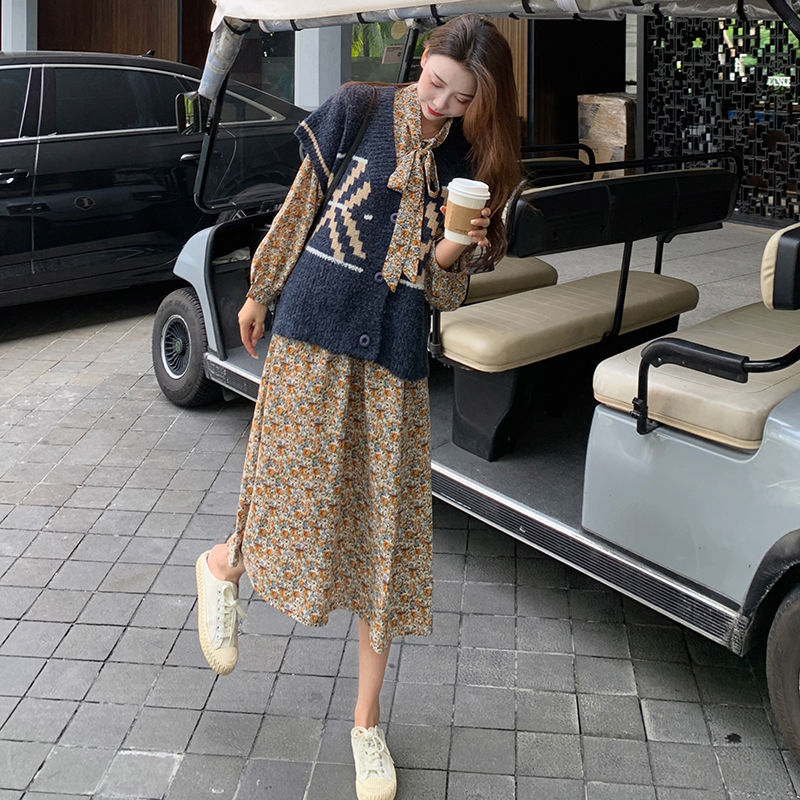 美动态大码女装碎花连衣裙2022春季新款胖mm宽松收腰蝴蝶结套装裙