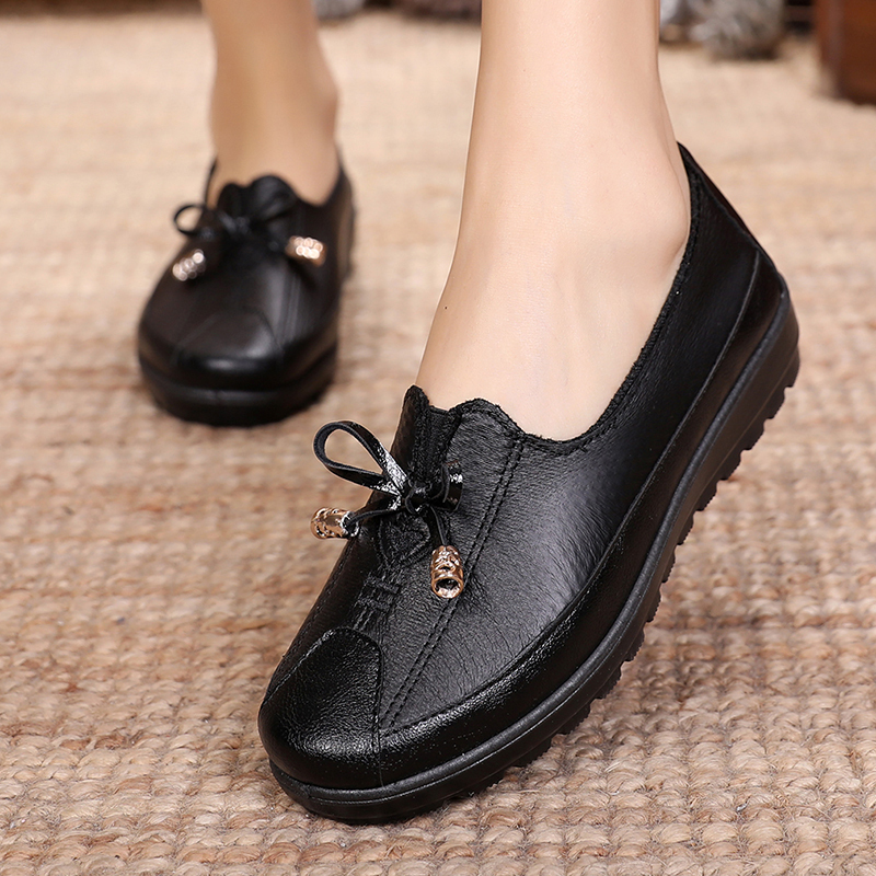 春季新款女单鞋平底妈妈鞋防滑软底老太太中老年休闲鞋