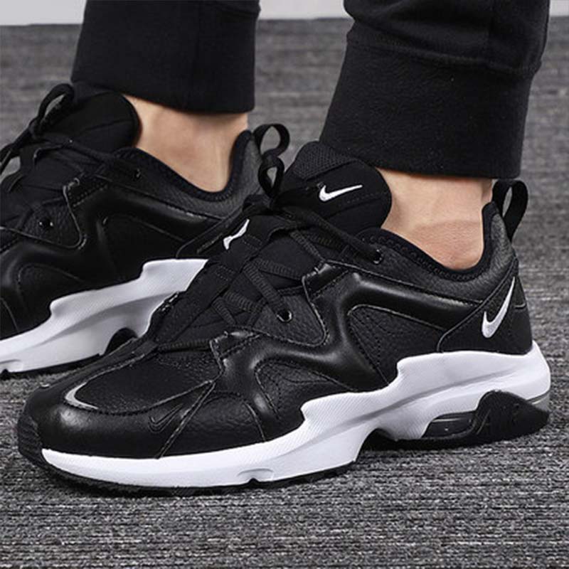 耐克 NIKE AIR MAX GRAVITON 女子休闲鞋 AT4404-001高清大图