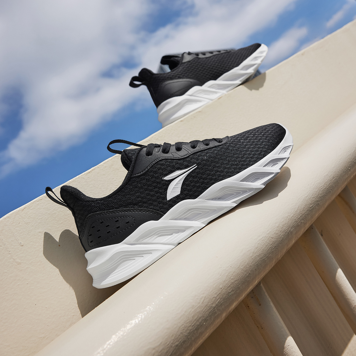 361°跑步鞋男新款网布透气运动跑鞋672522207F高清大图