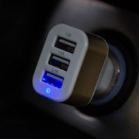车载充电器 车用一拖三USB点烟器 汽车苹果三星手机4.1A智能车充