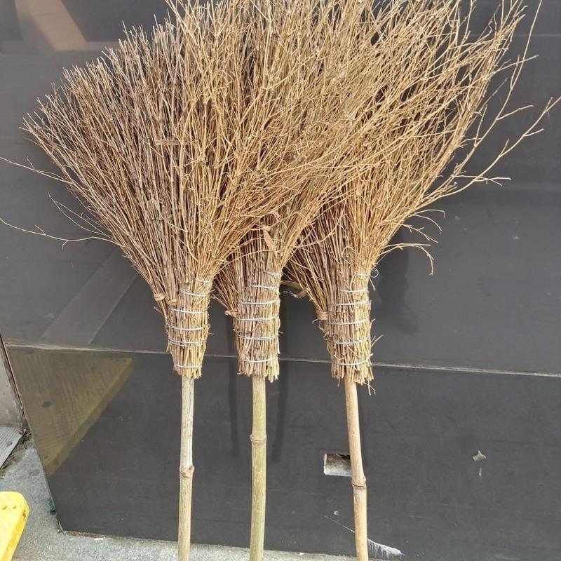 无叶大竹扫把胶条捆绑耐腐蚀式用各种场地清扫小铁扫把不是竹子的