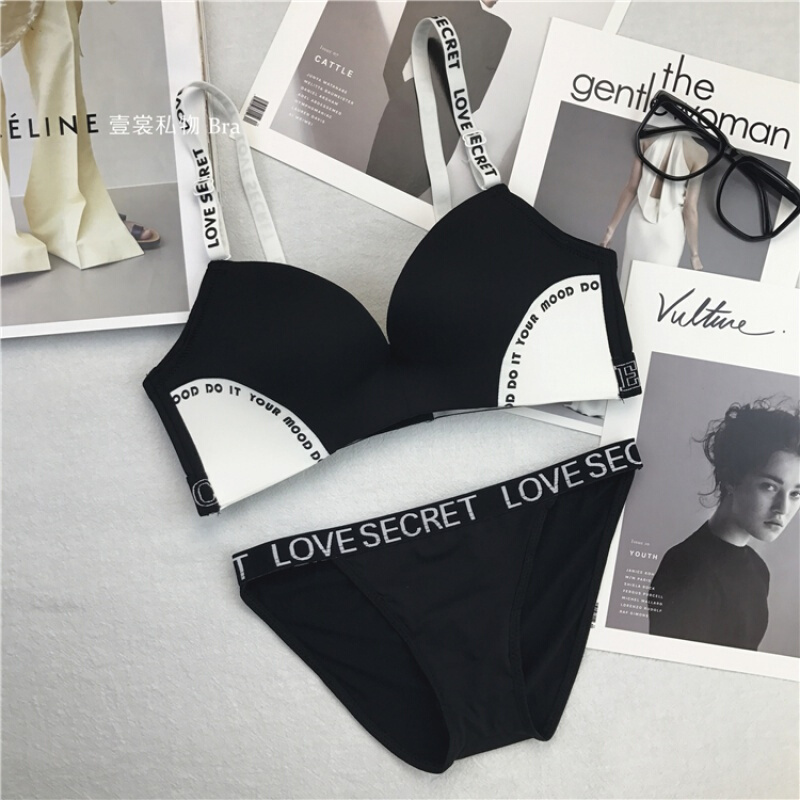 时尚潮流英文字母肩带无钢圈小胸拢文胸套装无痕运动白色内衣女黑色套装