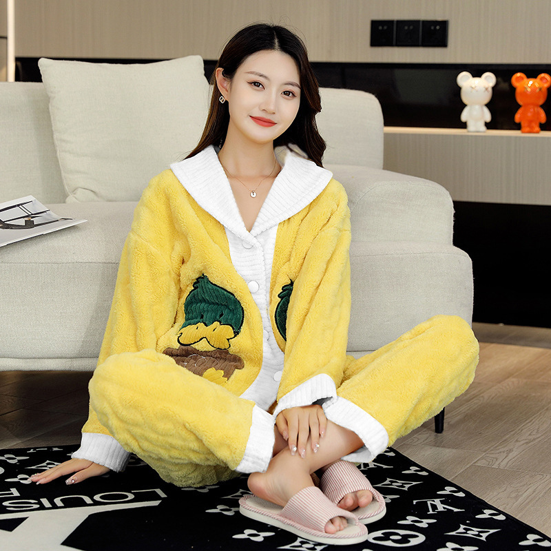 2022秋冬新款V领可爱鸭子口袋加厚法兰绒睡衣套装家居服可外穿女莎丞