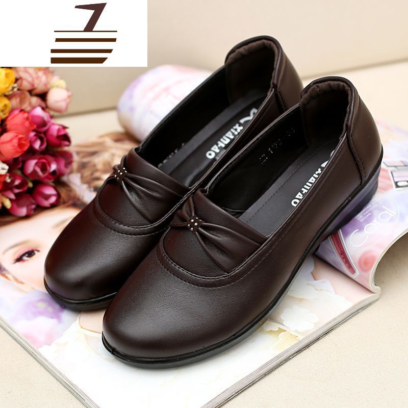 尗卡妈妈鞋真皮软底中老年人皮鞋女士平跟单鞋舒适防滑老奶奶鞋子