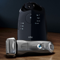 博朗(BRAUN) 7865CC电动剃须刀 往复充电式 三刀头一体 全身水洗 干湿两用 刮胡刀