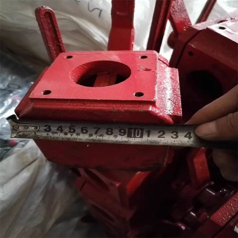 智铁 吸污车四通阀 clw4 个高清大图