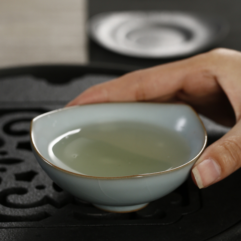 戴云品格 汝窑品茗杯 主人杯茶杯陶瓷茶盏主人杯单杯功夫茶具礼品 三叶异形杯礼盒