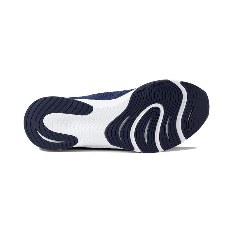 新百伦(New Balance)NewBalance综合训练鞋女款舒适防滑运动鞋室高清大图
