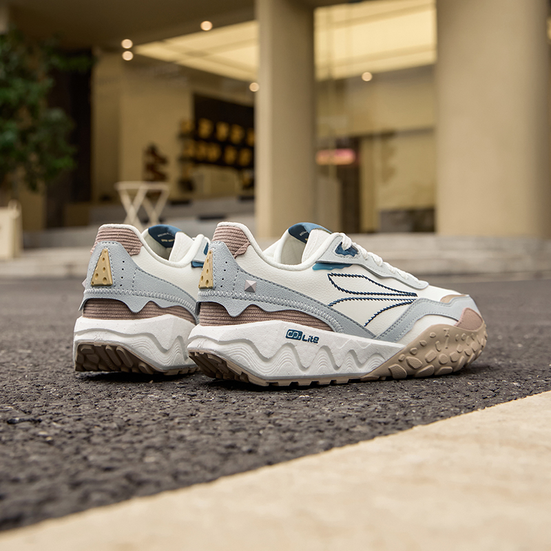 酥饼2.0丨361°女鞋运动鞋革面防泼水颗粒大底男休闲鞋高清大图