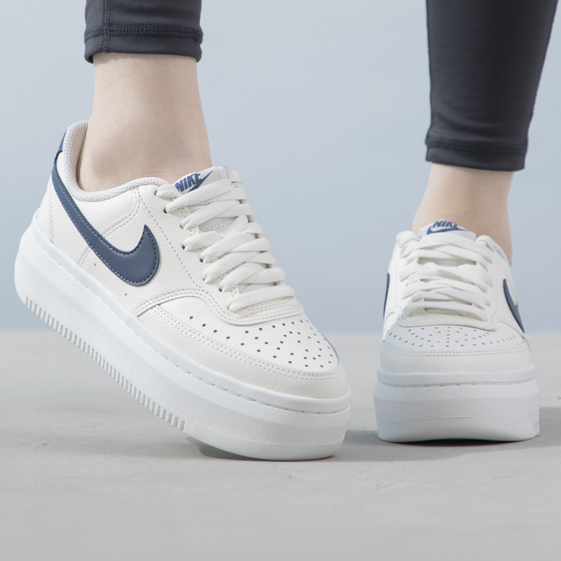 耐克胜道运动 女鞋简版空军一号轻便透气运动休闲鞋板鞋 dm0113-102