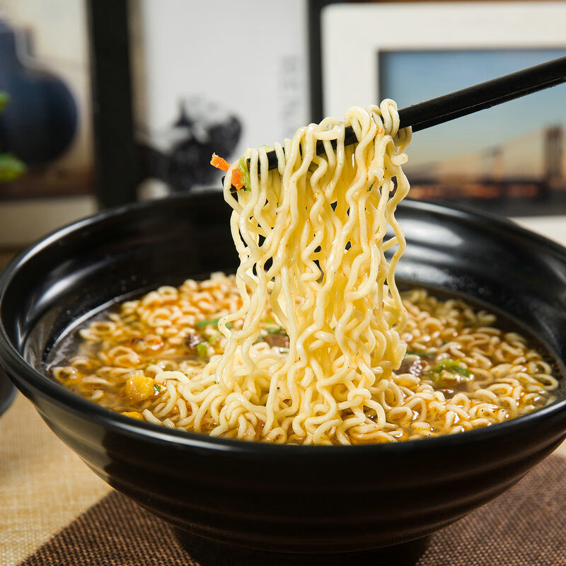 康师傅 方便面 经典红烧牛肉袋面103g*30 泡面整箱速食 方便食品高清大图