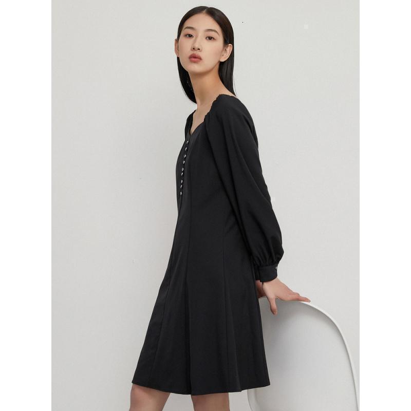 [2件2折价:78]MECITY女装春季新款优雅舒适简约可爱高腰休闲梭织连衣裙女