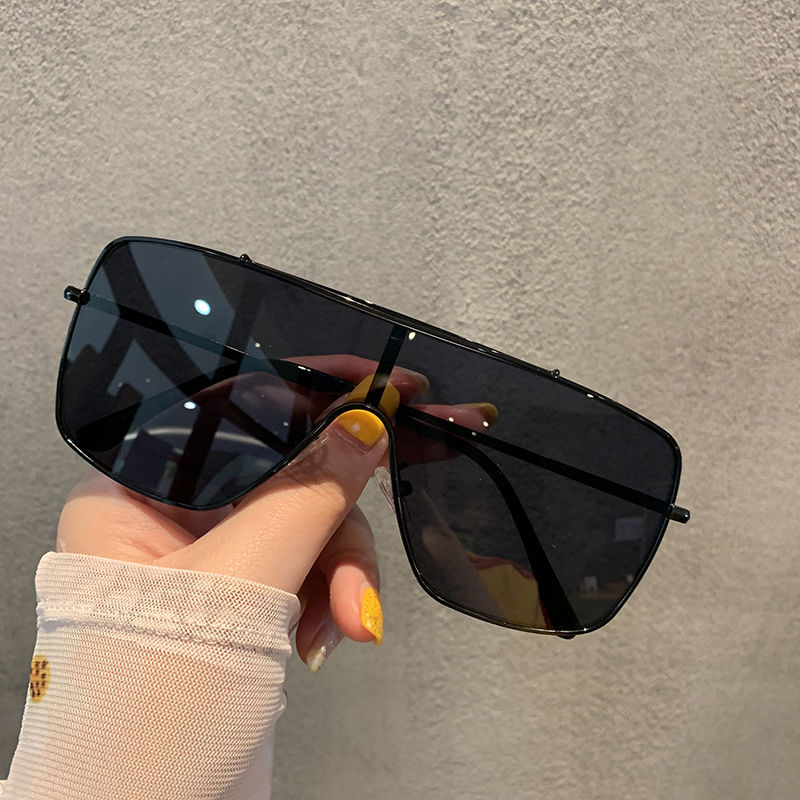 墨镜女韩版网红潮款复古大方框圆脸街拍太阳镜金属眼镜一体式黑色