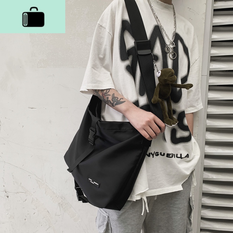 斜挎包潮牌工装包男女日系邮差包休闲单肩包暗黑系背包潮NEW LAKE男士斜挎包高清大图