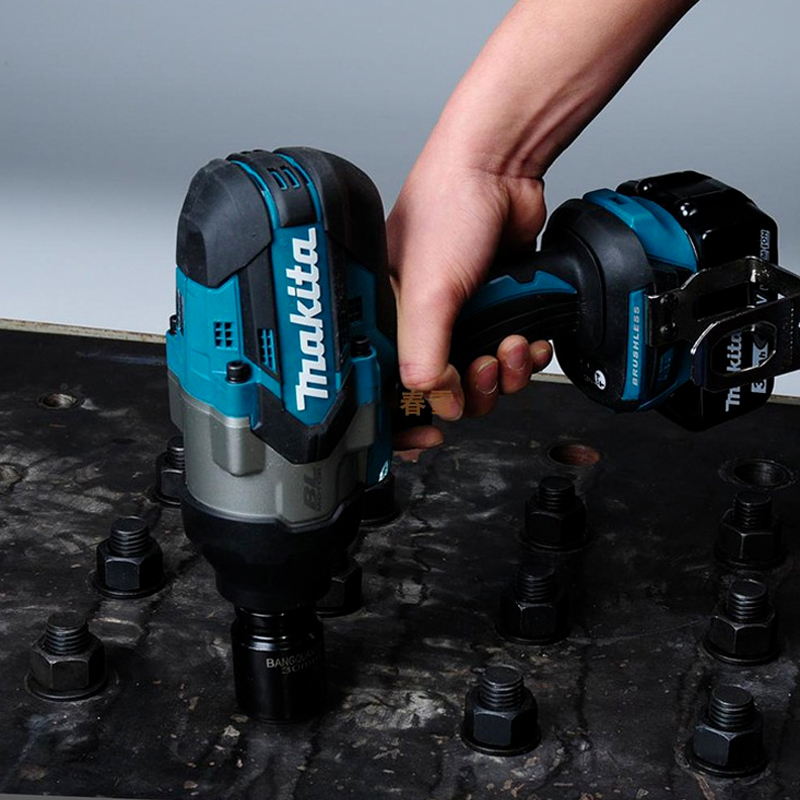 牧田makita 充电式冲击扳手 18V DTW1001RTJ 两电一充 (5.0Ah)