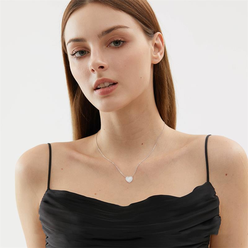 apmmonaco迷你白母贝爱心项链可调节女时尚锁骨简约毛衣链ac6437oxnc