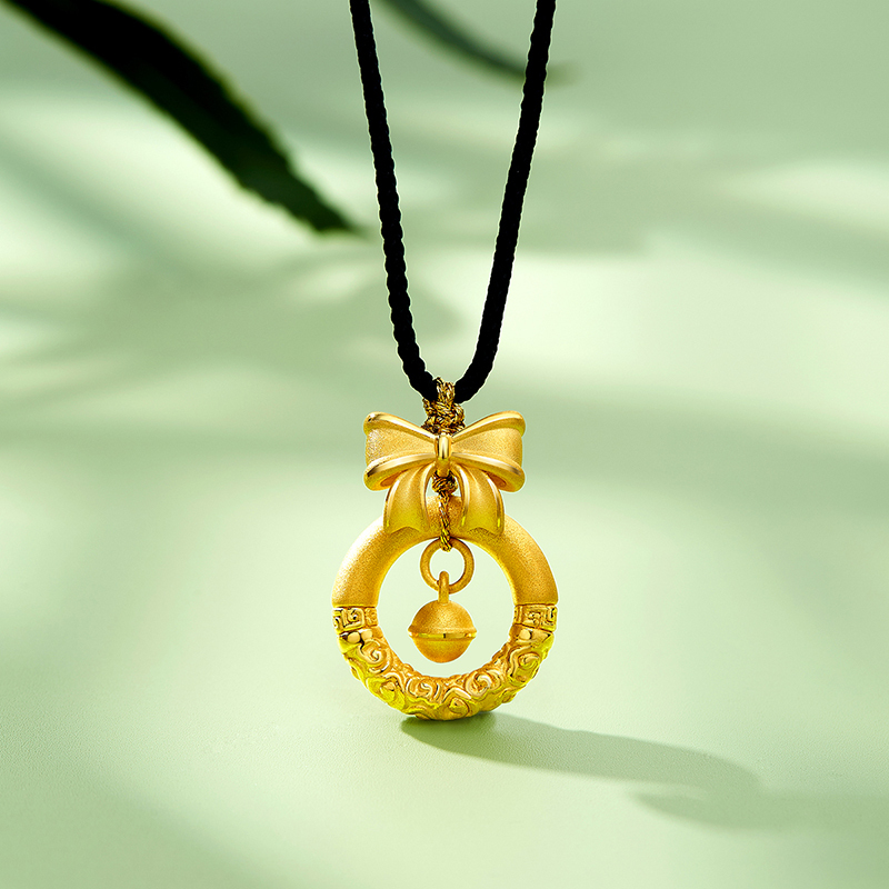 梦金园在逃公主蝴蝶结编绳项链平安扣黄金套链金箍圈黄金转运珠铃铛