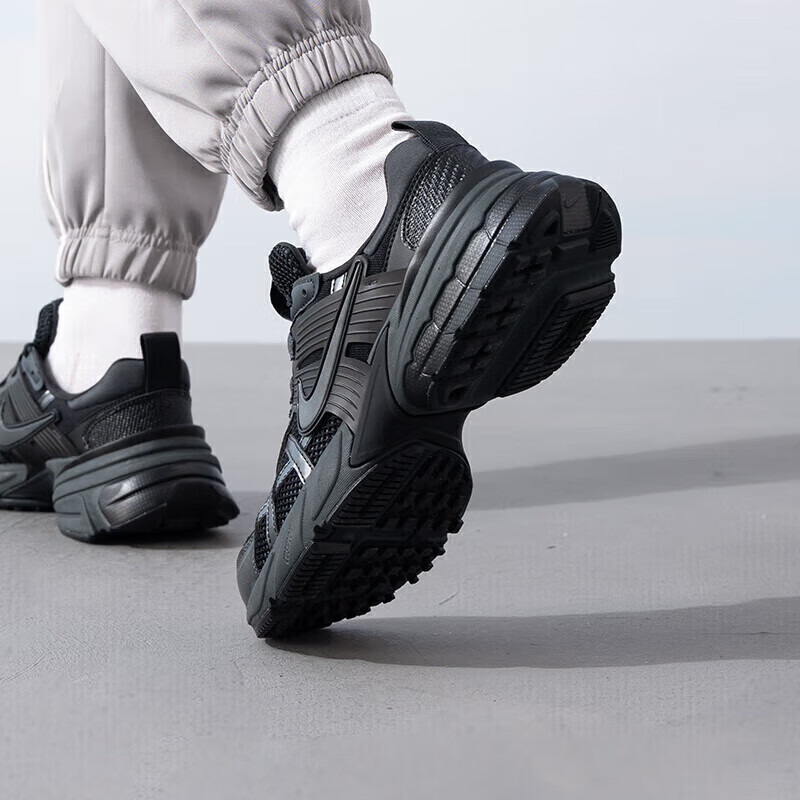 耐克（NIKE）男鞋新款运动休闲鞋V2K百搭潮流运动健身训练老爹鞋HJ4497-001 ZP高清大图
