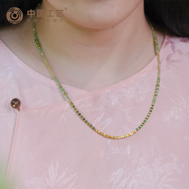 中国工艺时光四季彩宝系列项链《翠蔓春光》高清大图