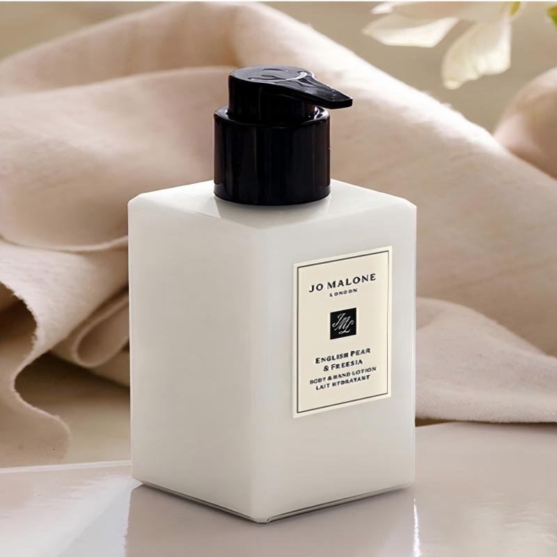 祖玛珑润肤乳液 英国梨与小苍兰香型250ml