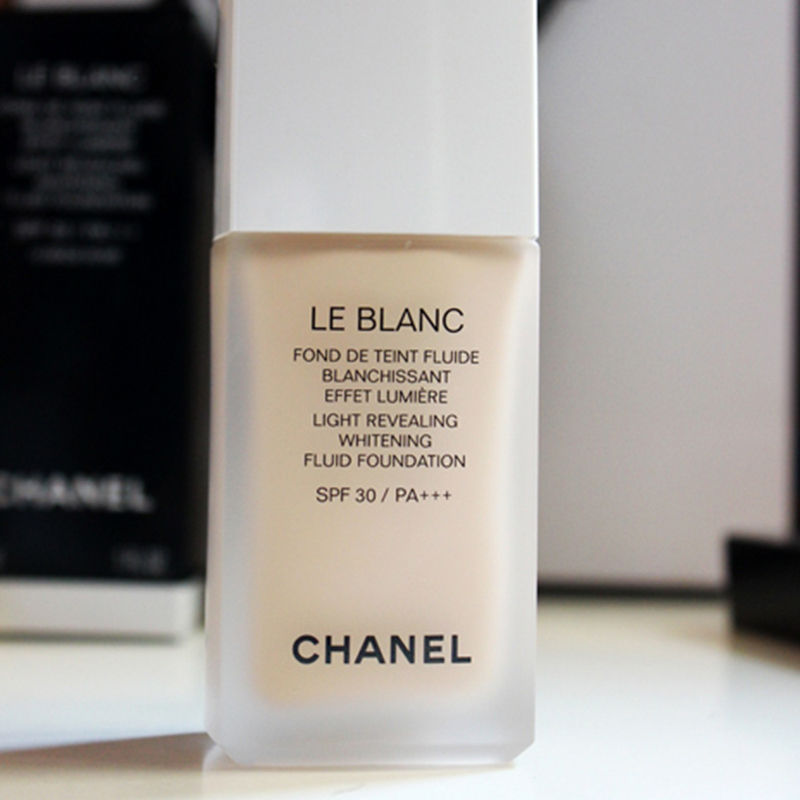 香奈儿（Chanel） 臻白防晒粉底液SPF30/PA+++ 12#