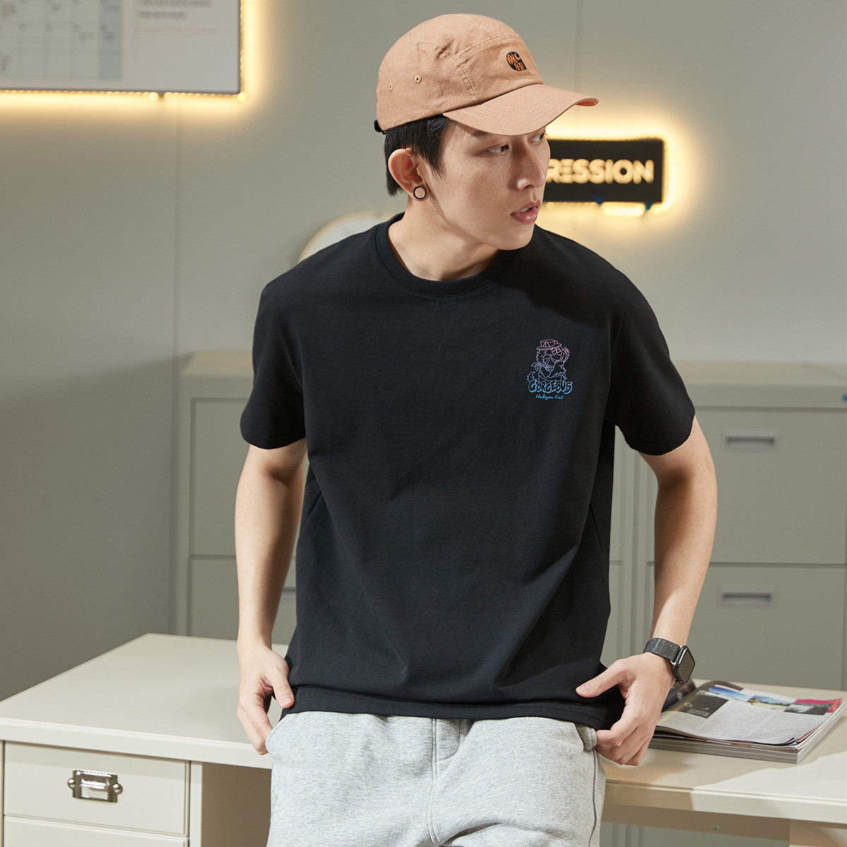 [1.5折价37.7元叠加优惠券]唐狮男士t恤短袖男式t恤短袖情侣后背潮酷渐变图案印花圆领短袖T恤高清大图