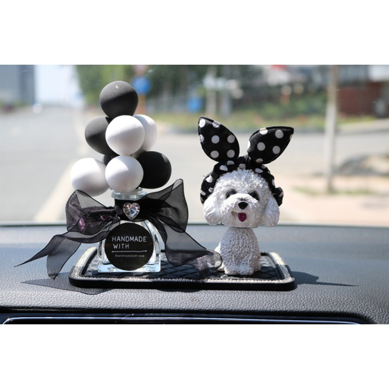 汽车摆件卡通可爱公仔摇头狗狗车内中控台个性创意漂亮装饰品女士蝴蝶
