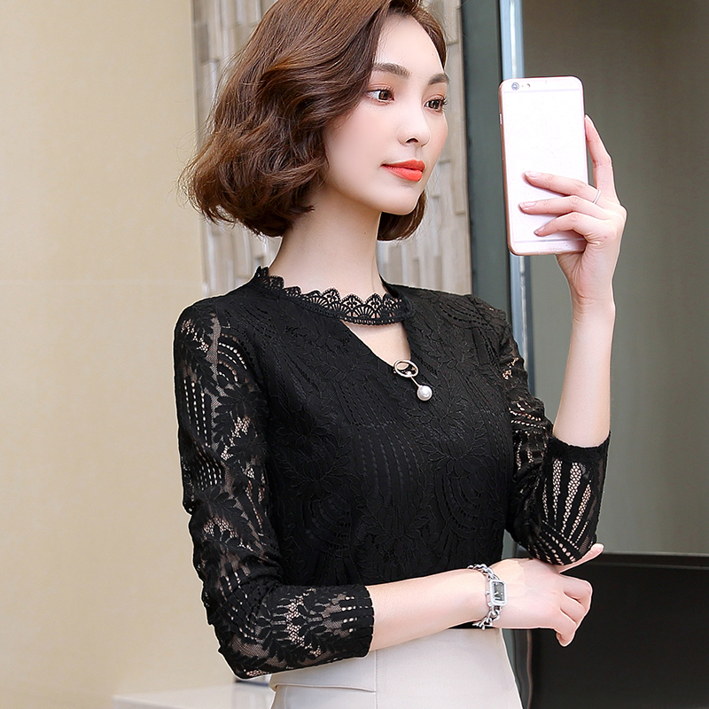 秋天上衣女新款春秋季蕾丝打底衫女长袖外穿百搭修身勾花镂空小衫