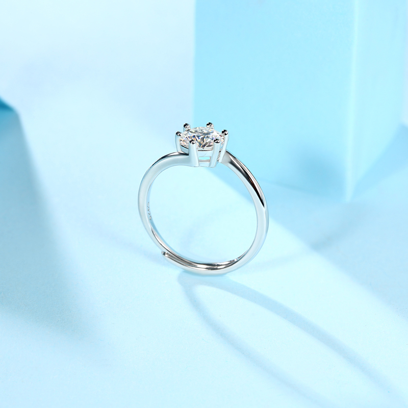 玖钻珠宝 925 银莫桑石戒指 梅花切炫耀时尚六爪钻戒婚戒R8884高清大图