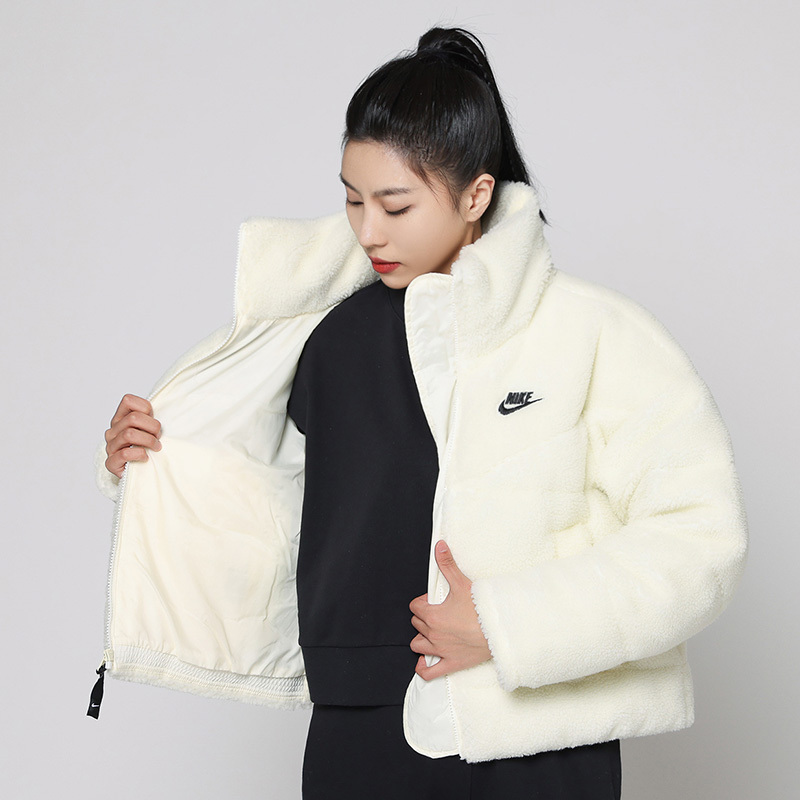nike刺绣logo保暖羊羔绒运动羽绒服外套女款米白色dd4655715