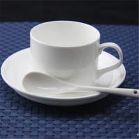 欧式陶瓷杯水杯咖啡杯套装创意家用简约骨瓷花茶杯送碟勺架子 纯白1杯1碟2勺