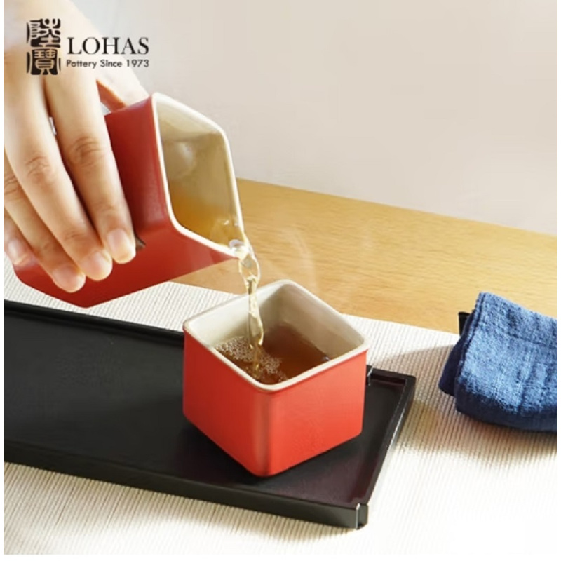 陸寳(LOHAS)行方乐享杯茶礼 富贵红 (壶×1,副杯×1,茶格×1,茶格垫×1,便携袋×1,茶托×1,茶巾×1)