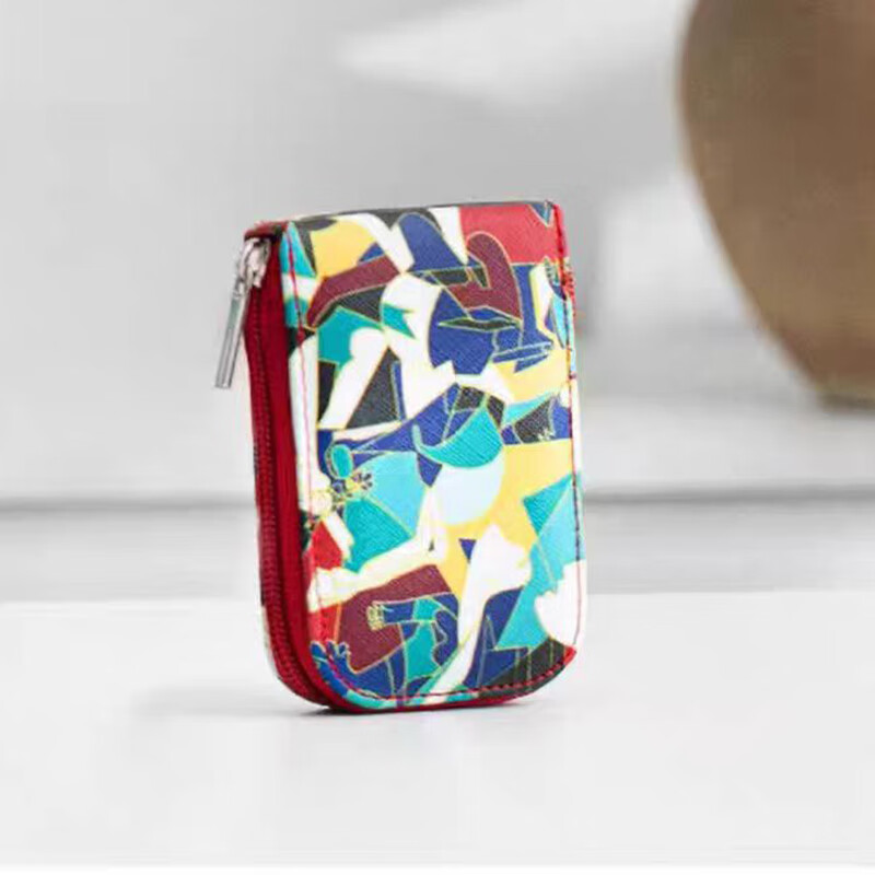 丝语棠 毕加索涂鸦二件套 款式随机 (1.桑蚕丝丝巾*1;2.毕加索指甲剪7件套装*1)