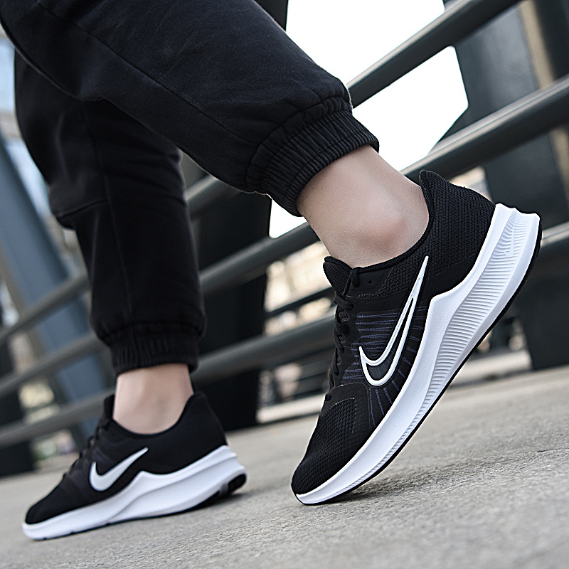 Nike耐克男鞋正品2021新款运动鞋男冬季健步减震跑步鞋