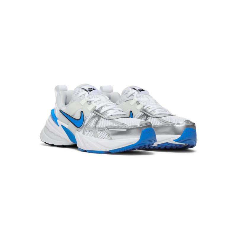 耐克(NIKE)女士运动板鞋休闲百搭轻便舒适V2K跑鞋