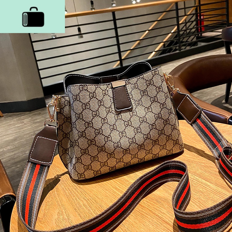 质感小包包女士2020新款潮大容量宽带百搭ins时尚单肩斜挎水桶包NEWLAKE高清大图