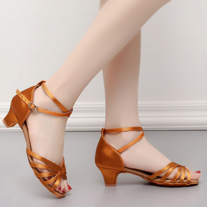 女童拉丁舞鞋女孩舞蹈鞋初学者软底儿童成人秋冬少儿拉丁舞鞋演出